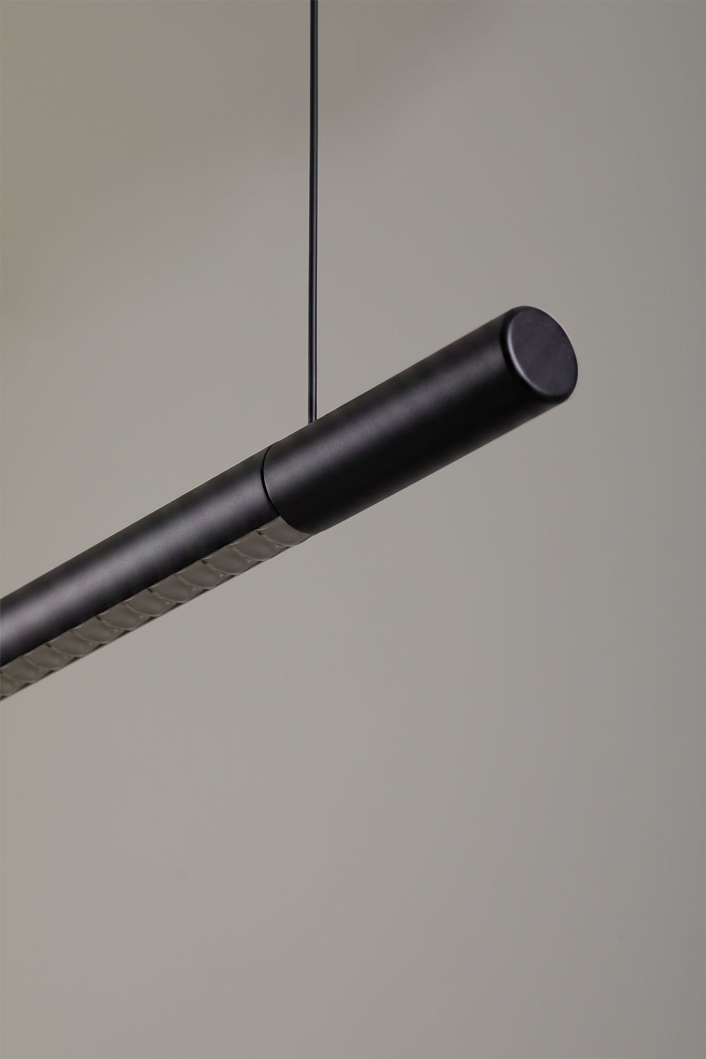 Lámpara de techo colgante lineal LED 120 cm con luz indirecta en aluminio Lirela, imagen de galer&iacute;a 5