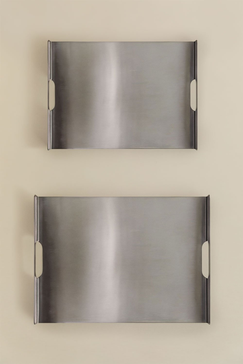 Set de 2 bandejas decorativas en acero inoxidable Tobsy , imagen de galer&iacute;a 3