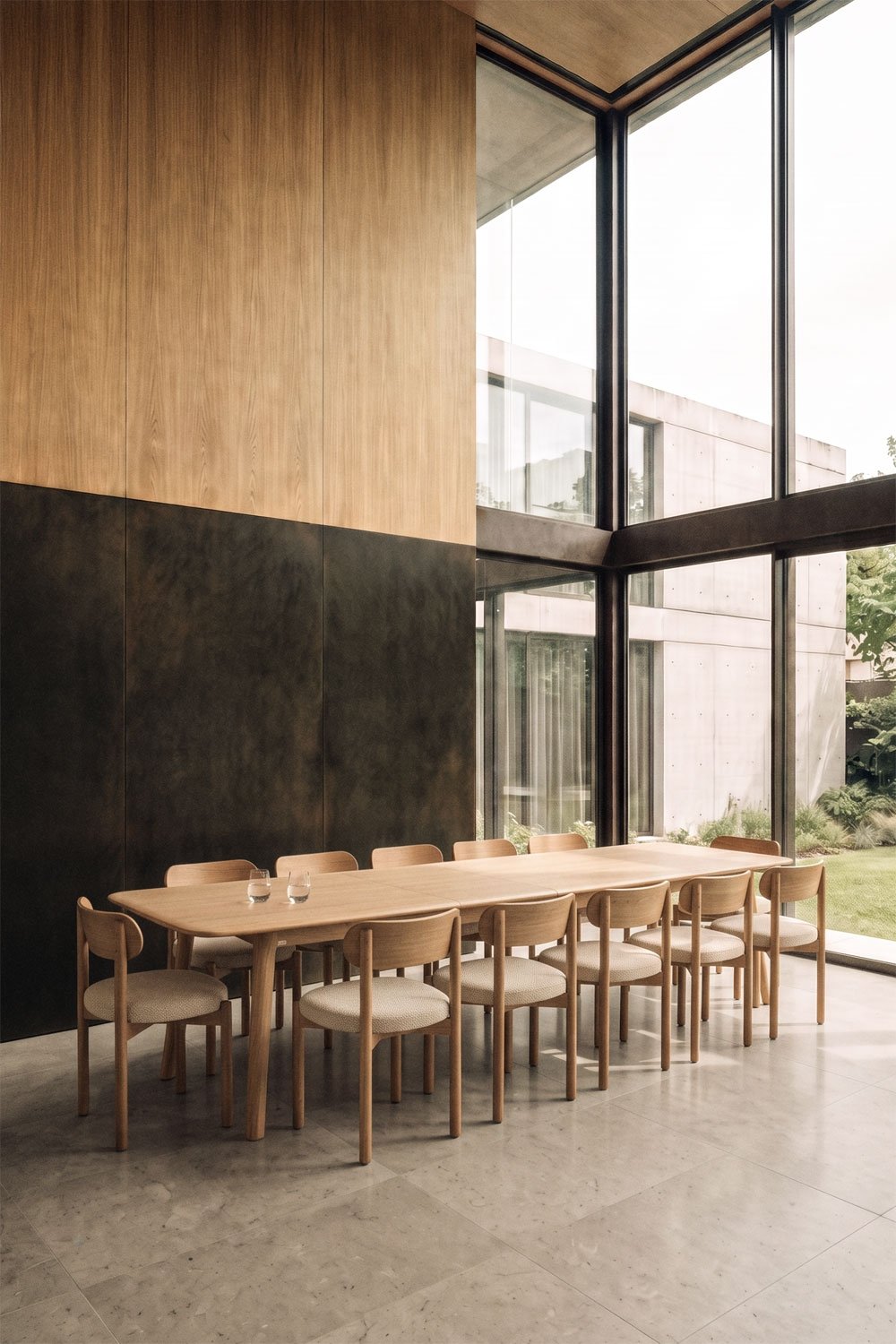 Set de mesa 220-320x95 cm extensible en madera de roble Treveris y 12 sillas de comedor en madera de roble y chenilla Bianca, imagen de galer&iacute;a 1