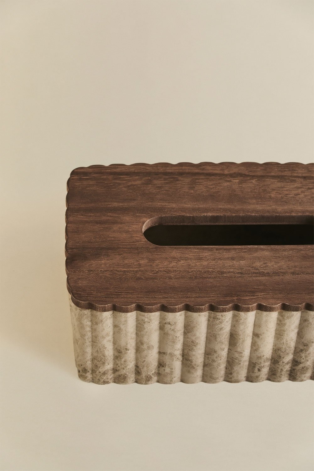 Caja de pañuelos en resina Aiseko, imagen de galer&iacute;a 6
