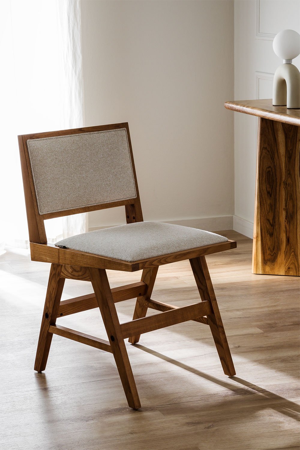 Pack de 4 chaises de salle à manger rembourrées avec accoudoirs en bois de  frêne et rotin Lali - SKLUM