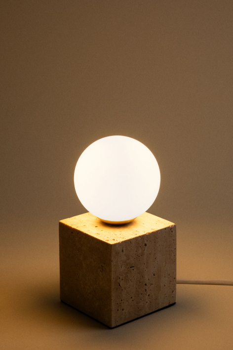 Lampe de table en travertin avec boule en cristal Davise