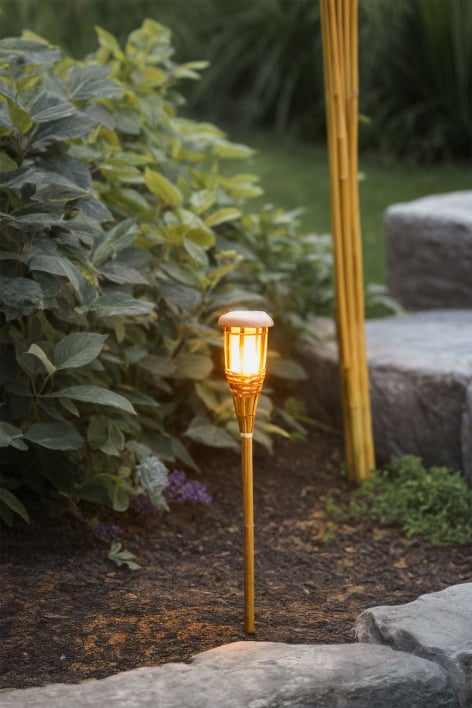 Torche solaire LED pour extérieur en bambou Tasya