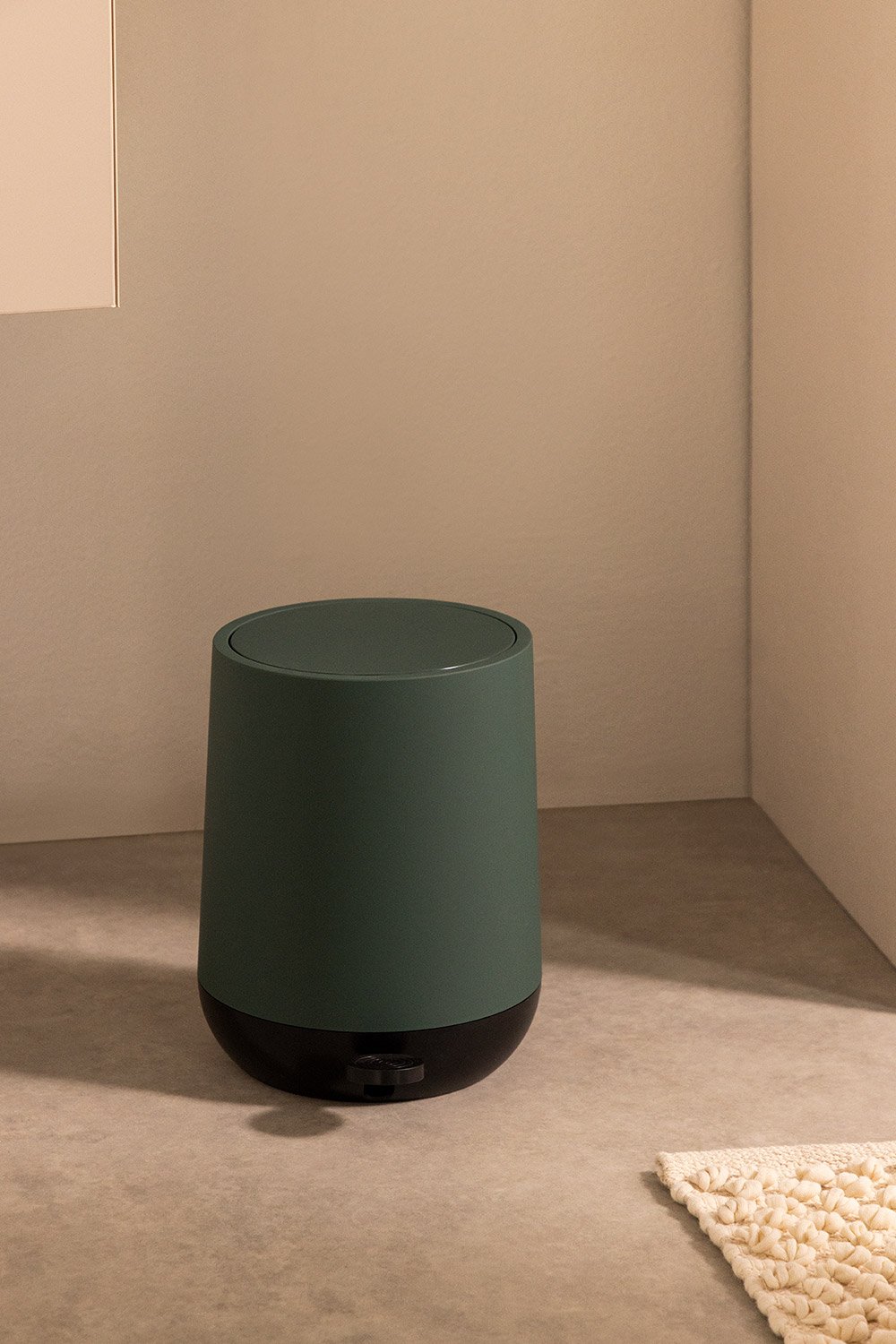 Poubelle Vesey avec couvercle et pédale