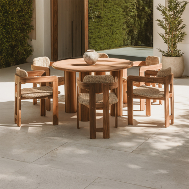Ensemble Table Ronde Ø120 Cm En Bois D'acacia Danara Et 6 Chaises De Jardin En Bois D'acacia Et Rotin Synthétique Ginara Ø120 Cm - Sklum