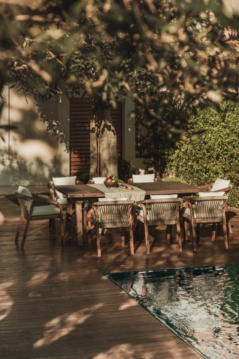 Set de table rectangulaire extensible 200-260-320x100 cm et 8 chaises de jardin avec accoudoirs en bois d'acacia Dubai