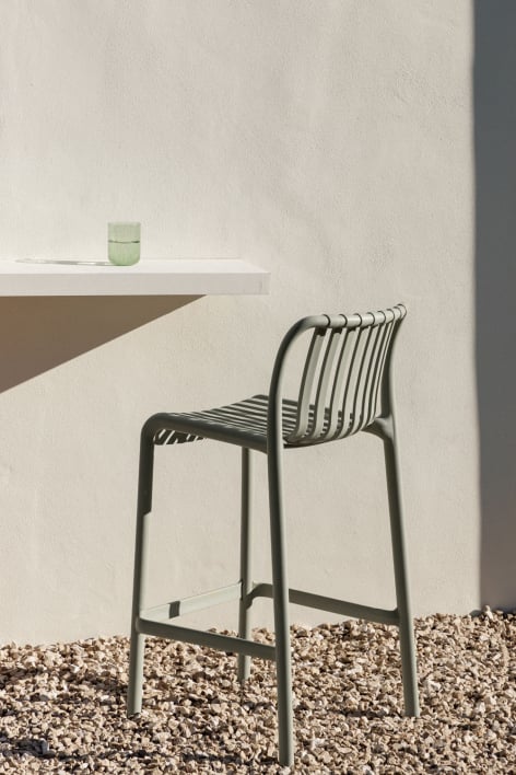 Tabouret haut de jardin 65 cm empilable en polypropylène vert kaki Wendell - Vert Kaki