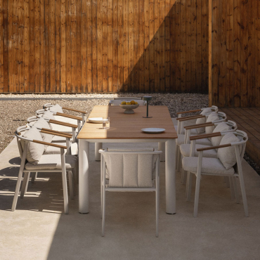 Ensemble Table Rectangulaire 260x100 Cm En Aluminium Et Bois De Teck Sirka Et 10 Chaises De Jardin En Aluminium Et Tissu Bouclé Bois De Teck - Sklum