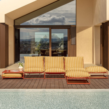 Ensemble De Jardin Avec Canapé Modulaire 3 Pièces, Table D'appoint Et 2 Poufs Convertibles Amaro Jaune Miel - Rouge Argile - Sklum