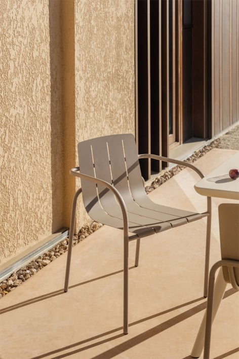 Chaise de jardin empilable avec accoudoirs en acier Isoria