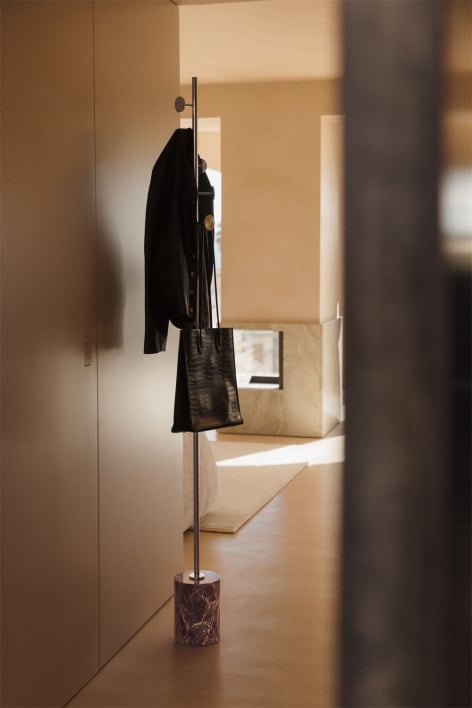 Porte-manteau sur pied en fer et marbre Drivela
