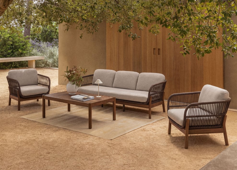 Ensemble de jardin avec canapé 3 places, 2 fauteuils et table basse en bois d'acacia et corde tressée Karvia