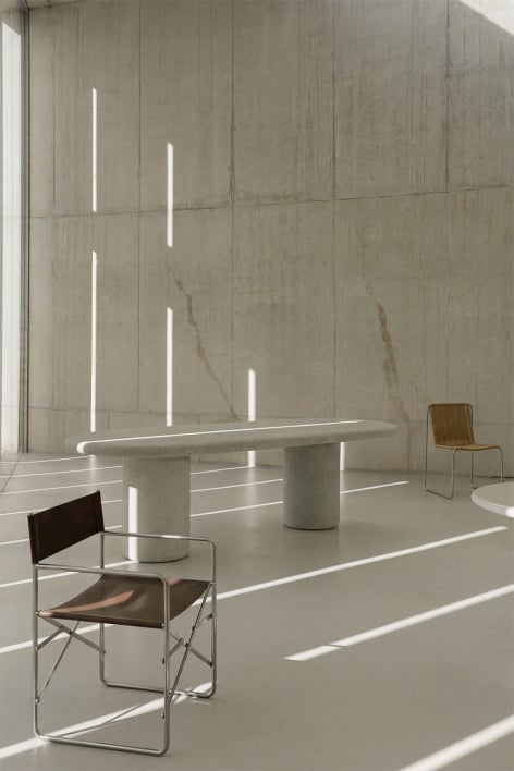 Table de salle à manger ovale 260x110 cm en ciment Aurean