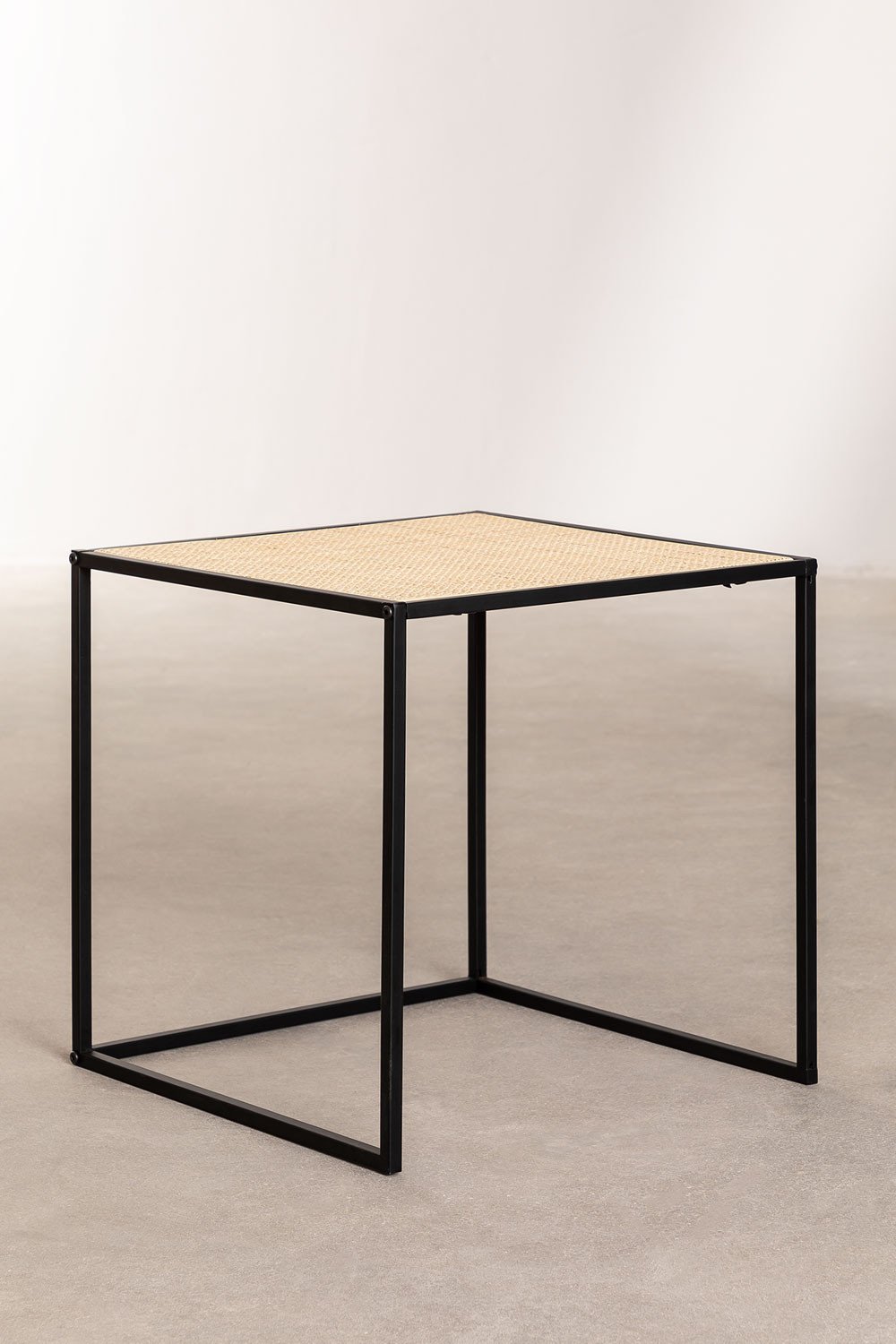 Tables gigognes en rotin Daek, image de la galerie 5