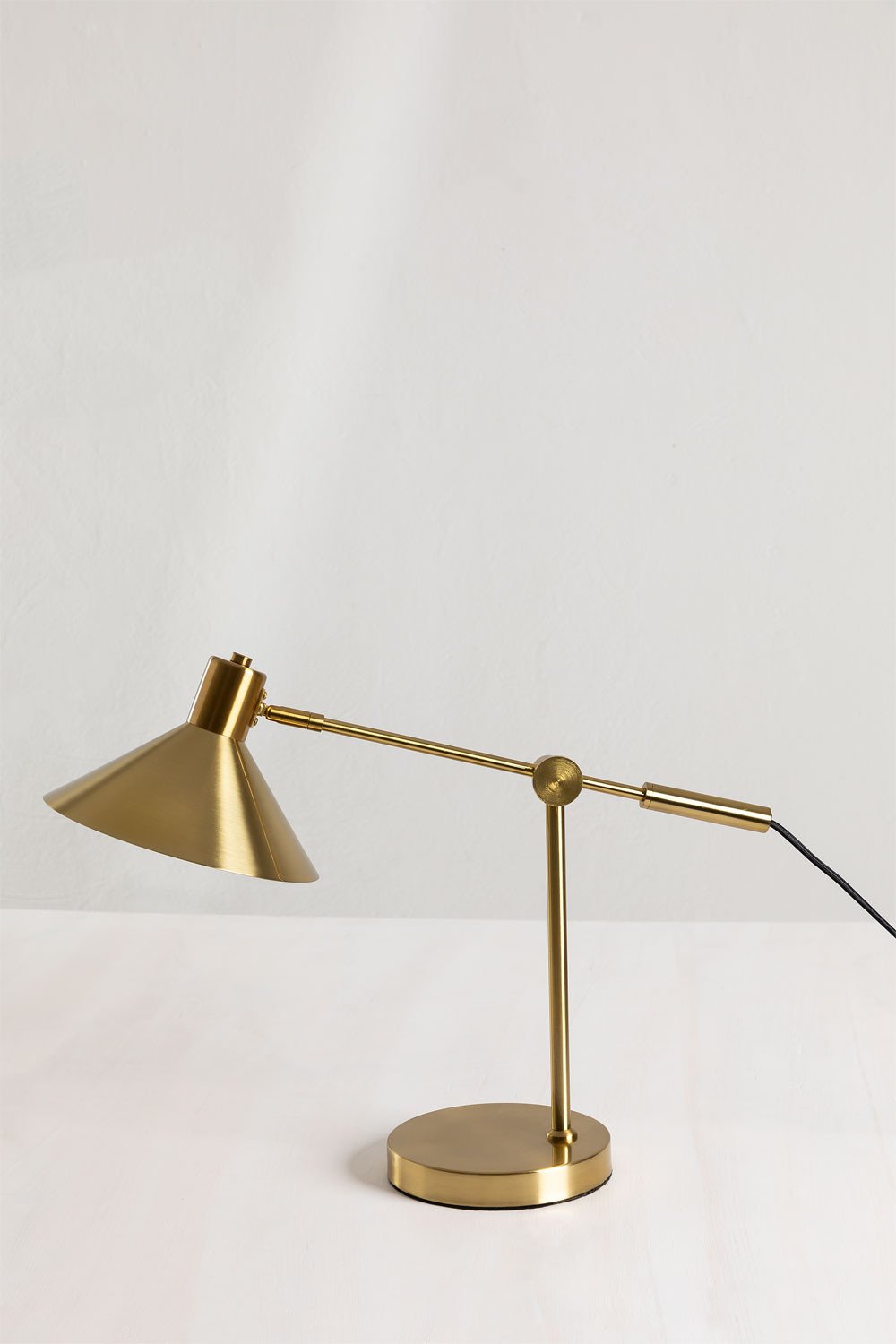 Lampe de table orientable et métallisée en fer Clayt, image de la galerie 4