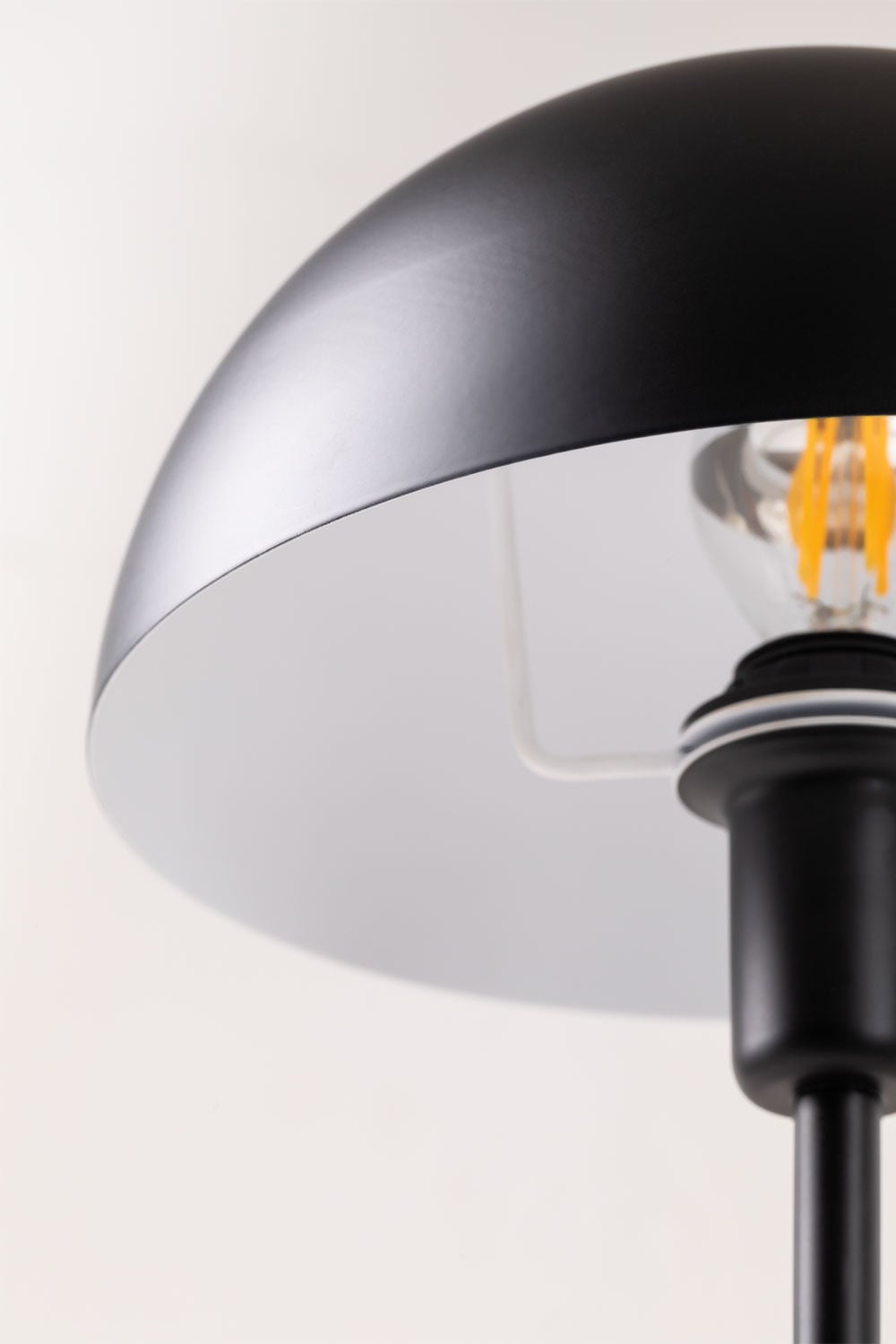 Lampe de table en fer Alnair, image de la galerie 4