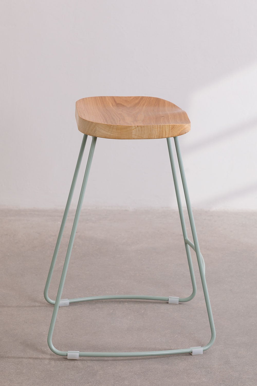 Tabouret haut en acier et bois d'orme Neicol, image de la galerie 4