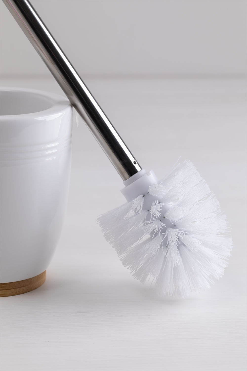 Brosse WC Perkyn, image de la galerie 2