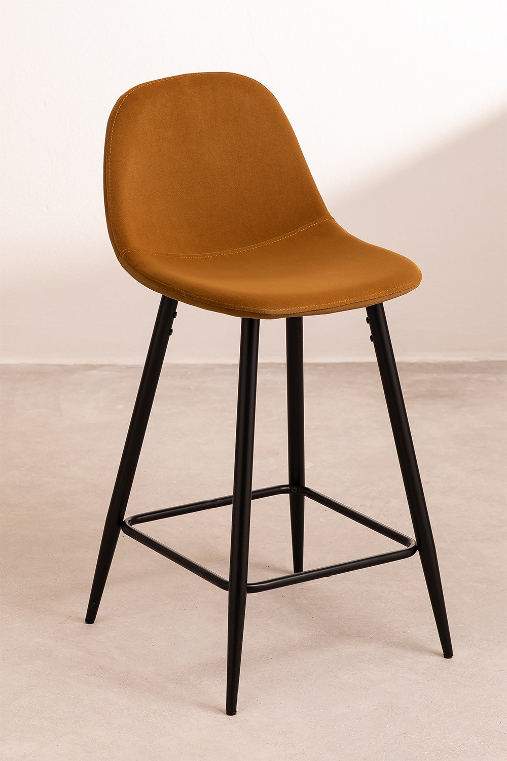 Tabouret haut en velours Glamm, image de la galerie 2