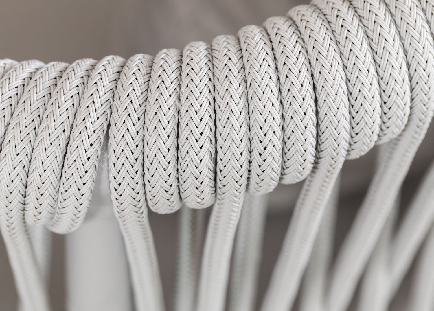 Salon de jardin composé d'un canapé 2 places et de 2 fauteuils en bois d'acacia et corde tressée Style Barker, image de la galerie 13