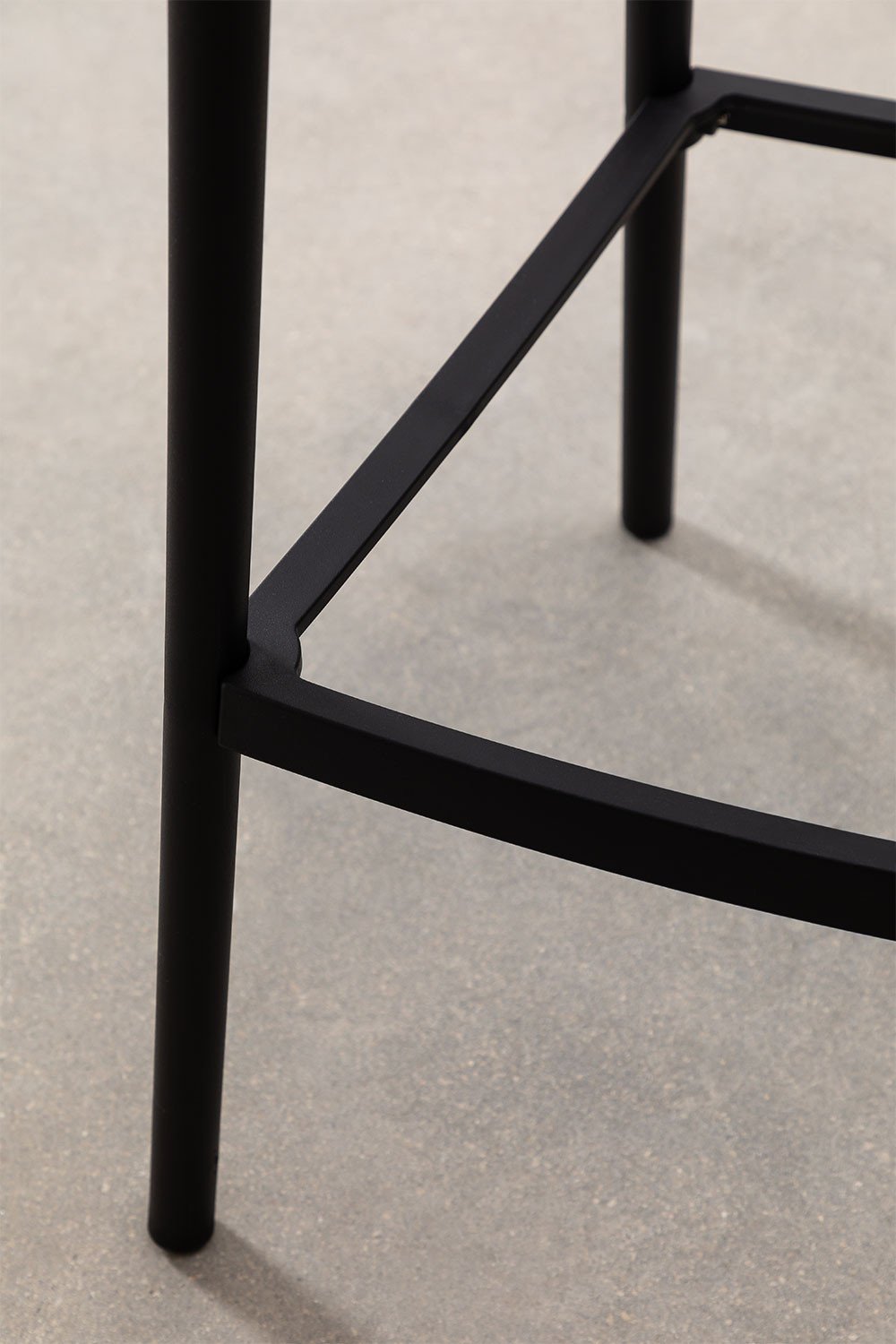 Lot de 4 tabourets hauts de jardin 65 cm en polypropylène noir Ores, image de la galerie 7