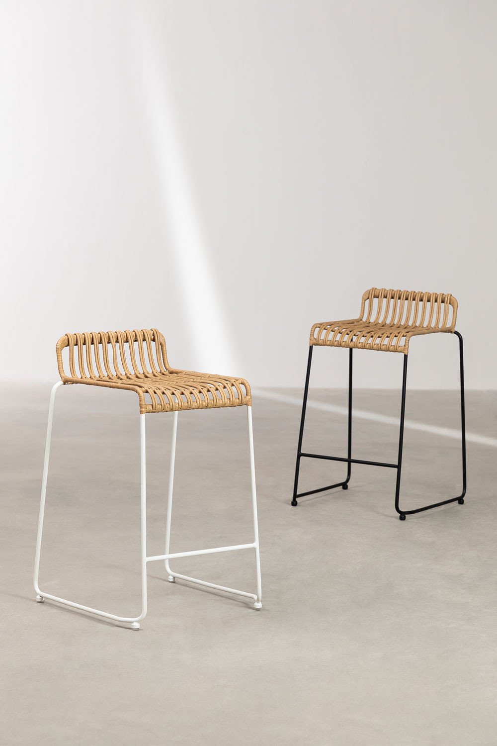 Lot de 4 tabourets hauts en rotin synthétique Aroa, image de la galerie 8