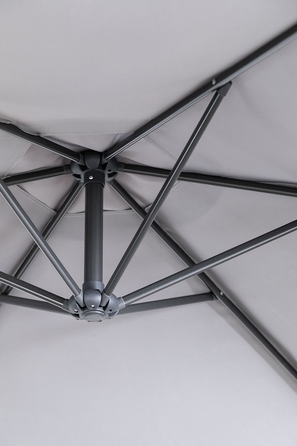 Parasol Gerran Ø295 cm en tissu et acier, image de la galerie 4