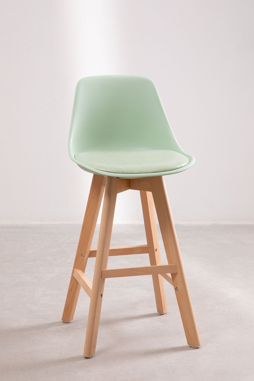 Lot de 4 tabourets hauts 65 cm en bois de hêtre, polypropylène et similicuir celadón Nordic Edition, image de la galerie 1