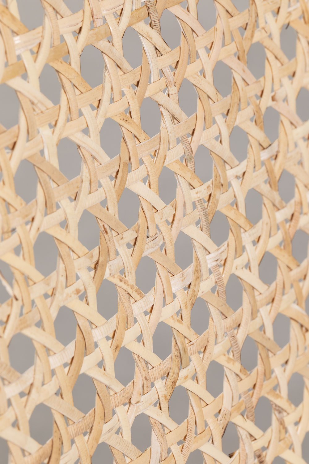 Pack de 2 chaises de salle à manger rembourrées avec accoudoirs en bois de frêne et rotin Lali, image de la galerie 10