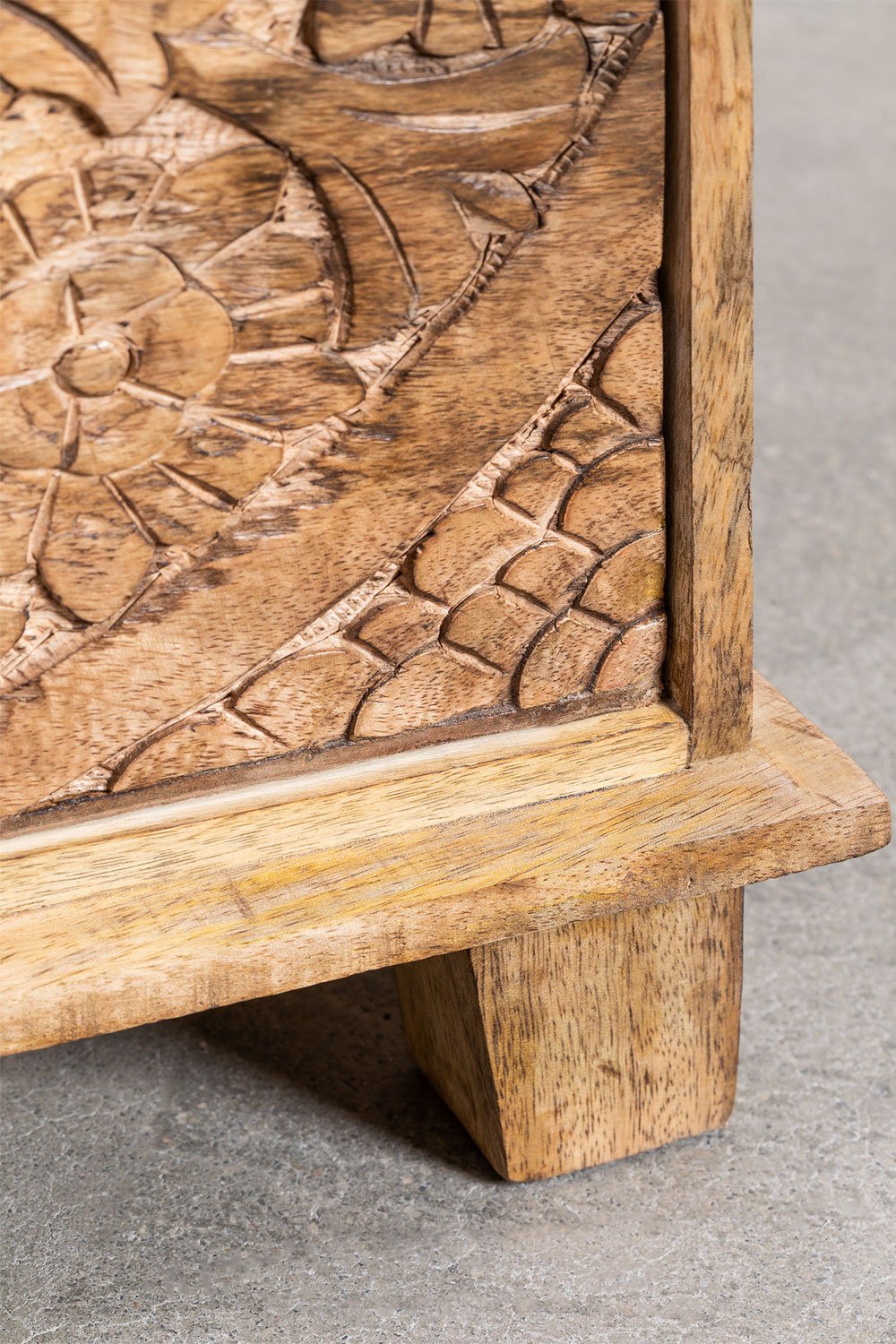 Table de chevet en bois de manguier Wiluna avec tiroirs, image de la galerie 7