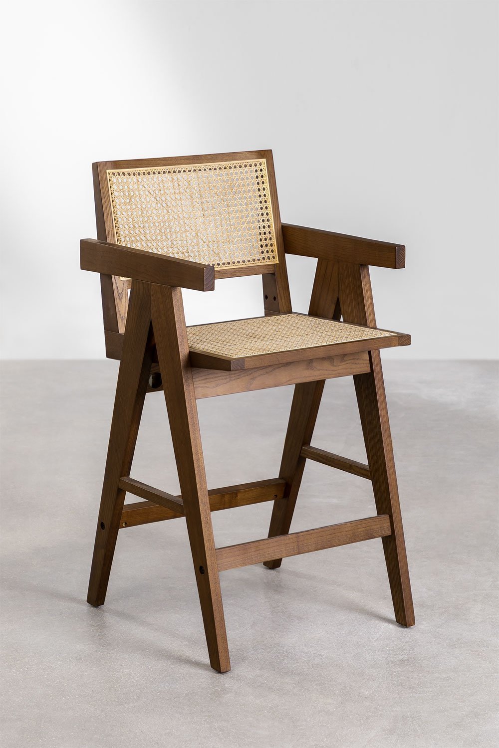 Tabouret haut en bois de Fresno et rotin (65,5 cm) Lali, image de la galerie 2