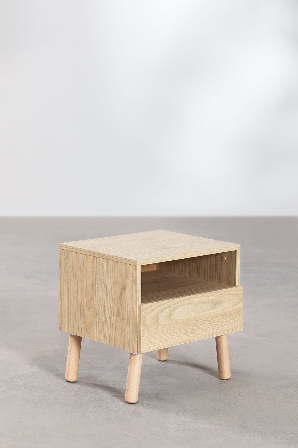 Table de chevet en bois Tinchi, image de la galerie 1