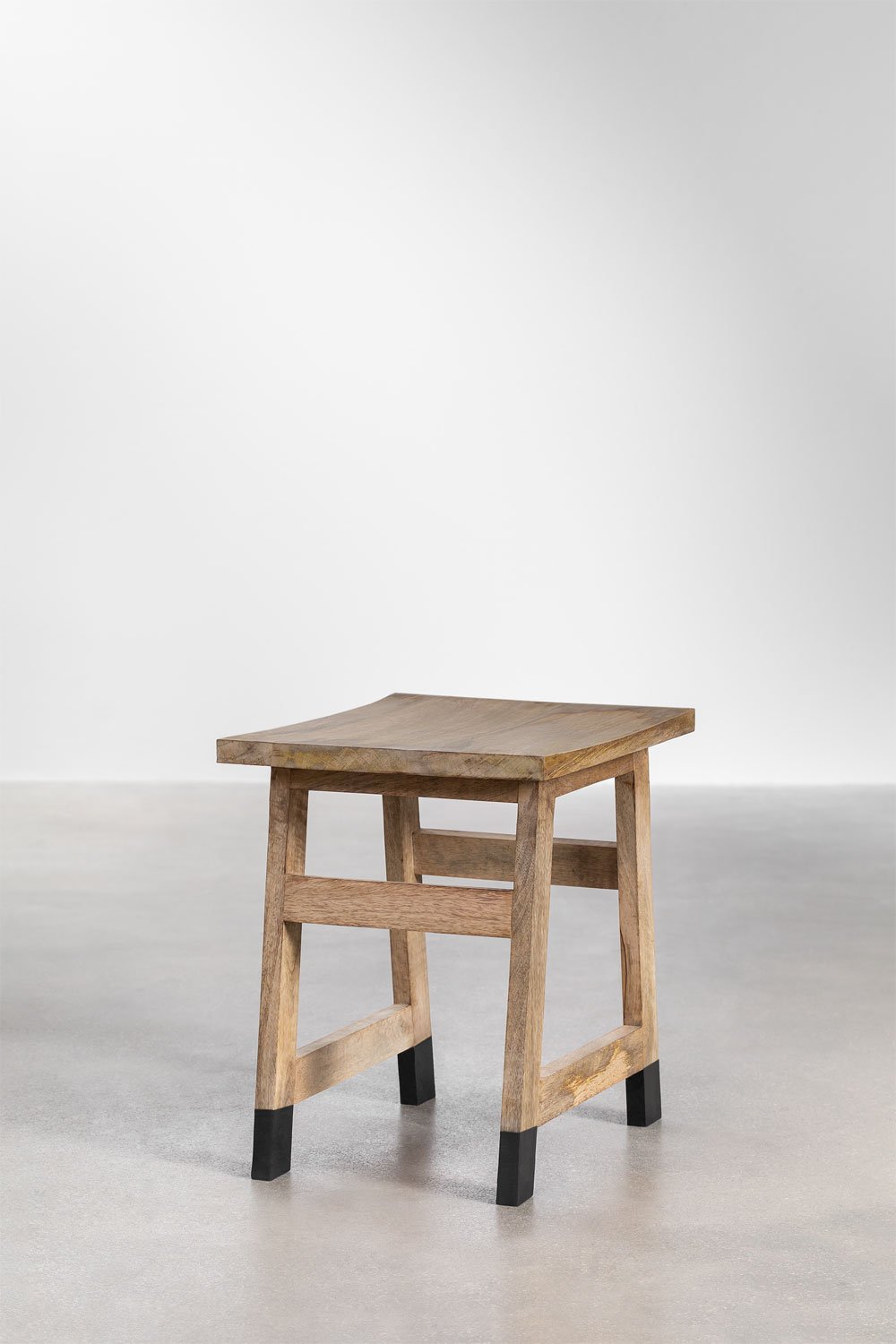 Tabouret bas en manguier Pid , image de la galerie 2