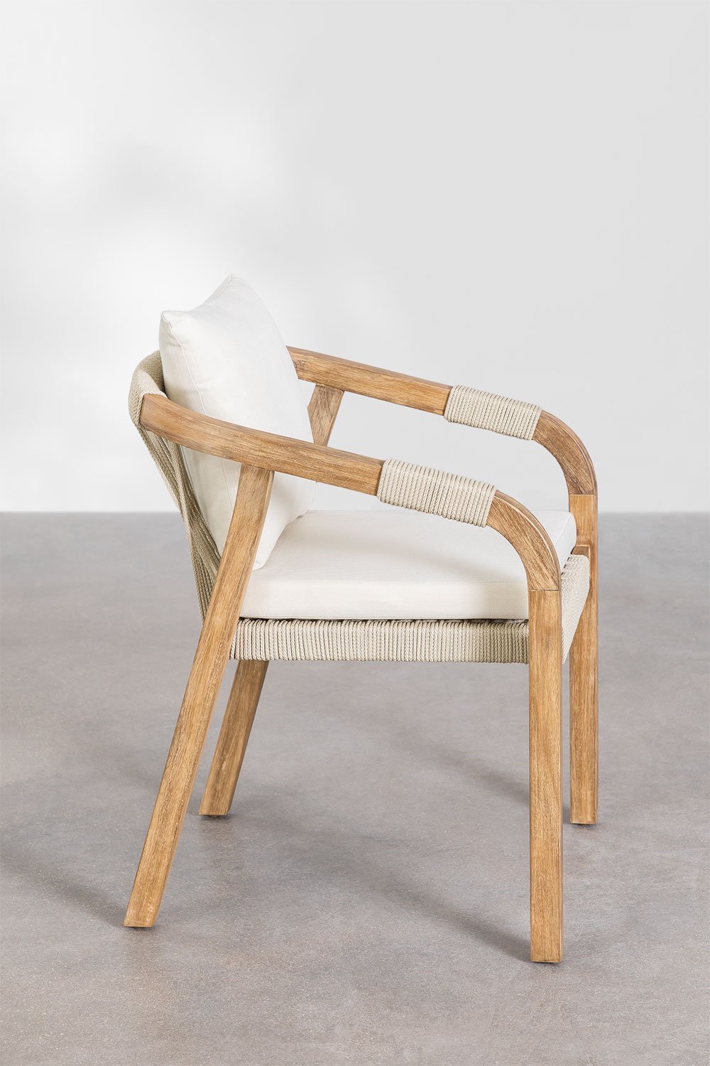 Chaise de salle à manger avec accoudoirs en bois d'acacia Dubai, image de la galerie 3
