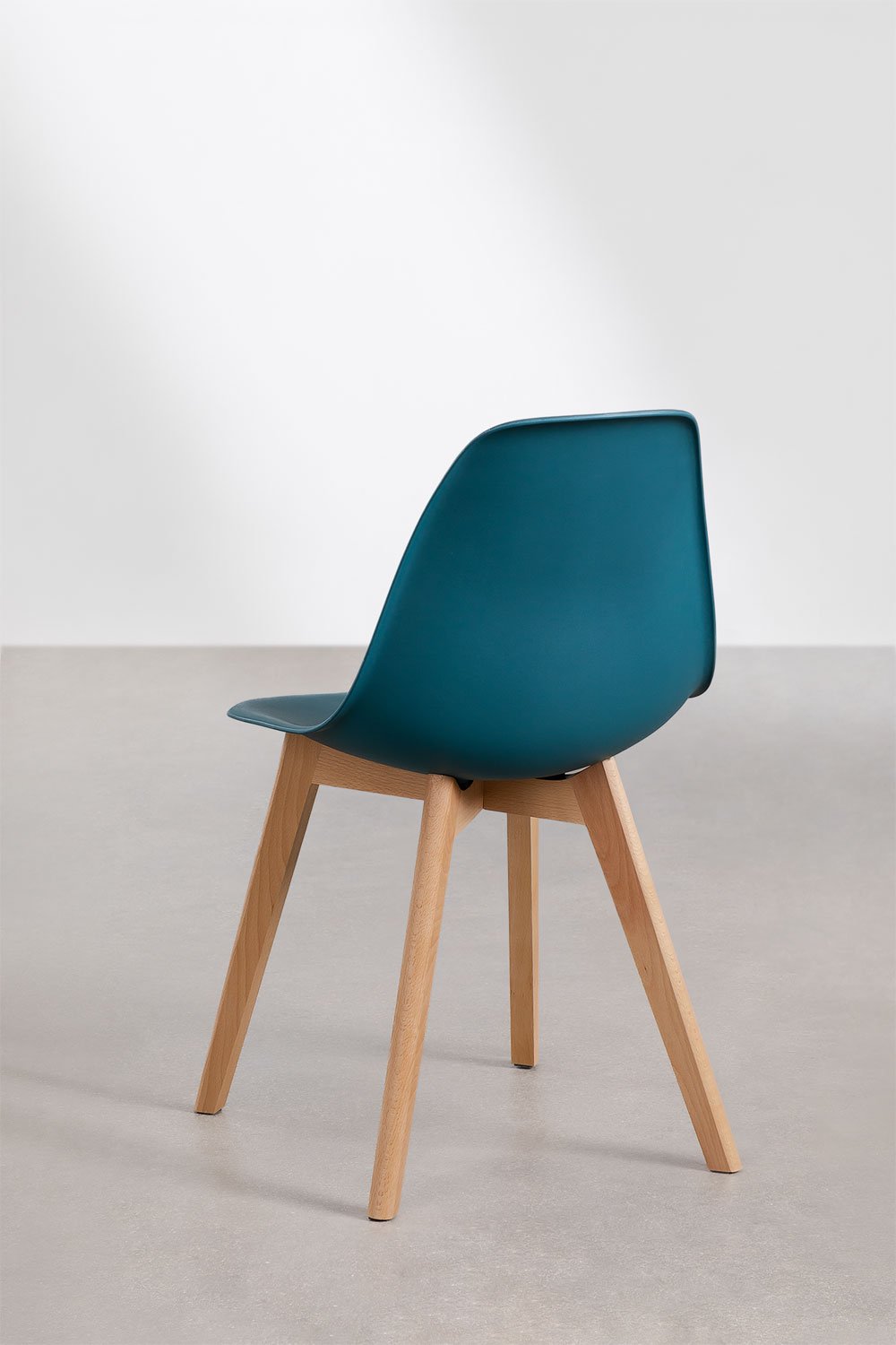 Chaise de salle à manger en polypropylène et bois de hêtre Scand Nordic, image de la galerie 5