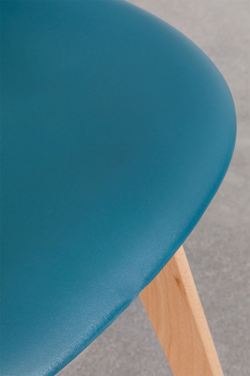 Pack de 4 chaises de salle à manger en polypropylène et bois de hêtre Scand Nordic, image de la galerie 7