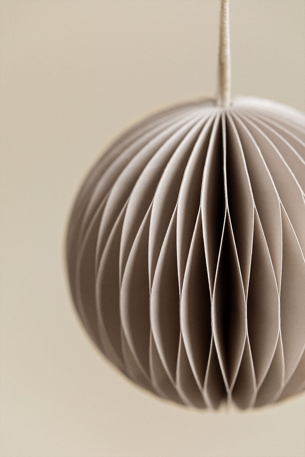 Pack de 6 boules de Noël en papier nid d'abeille Elsa, image de la galerie 3