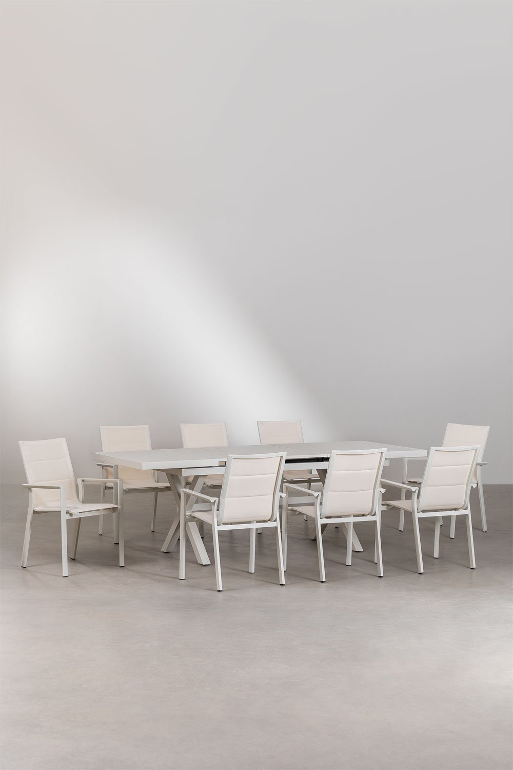 Ensemble table rectangulaire extensible (180-240x90 cm) et 8 chaises de jardin empilables en aluminium Karena, image de la galerie 1