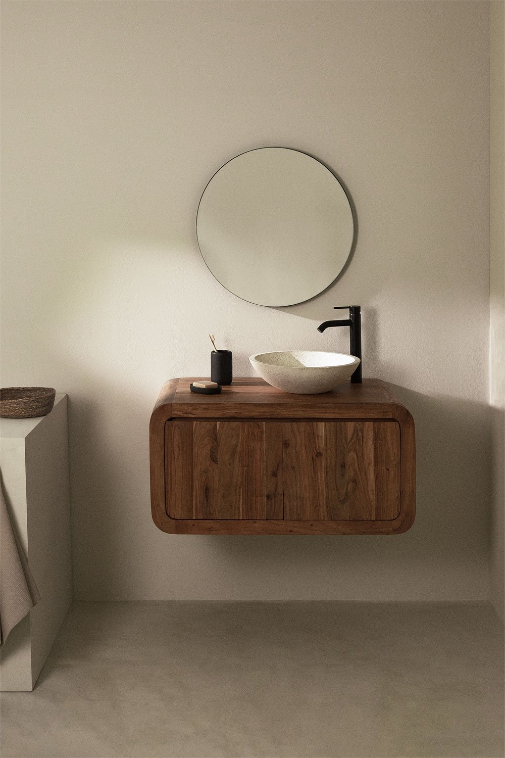 Meuble de salle de bain suspendu en bois d'acacia Vacry, image de la galerie 1