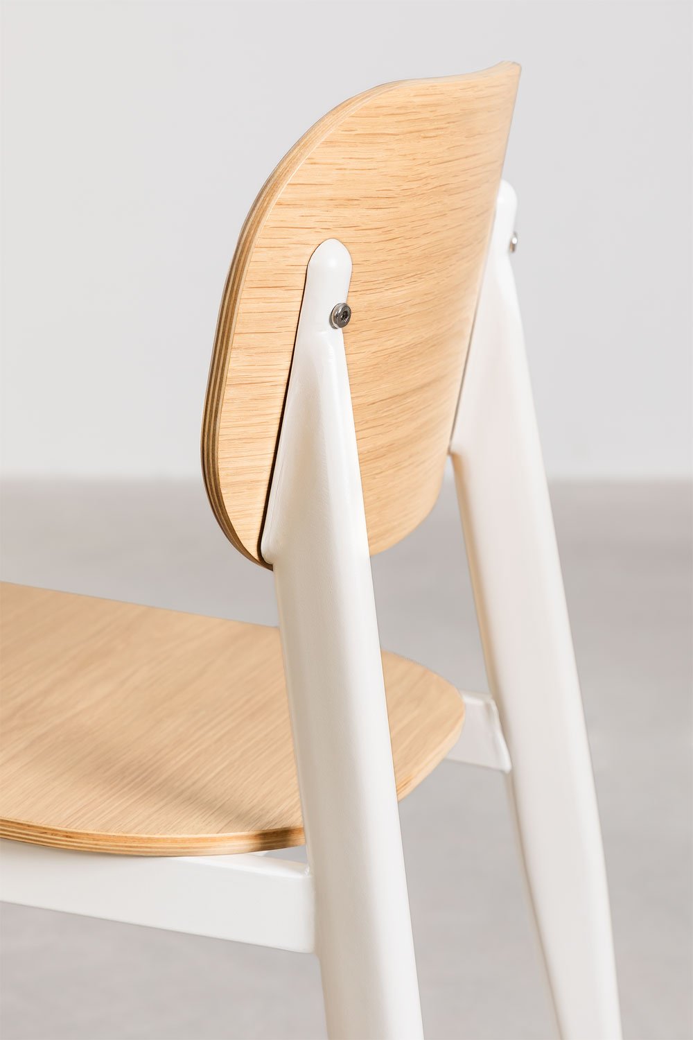 Pack de 4 chaises de salle à manger en placage de chêne et fer And, image de la galerie 6