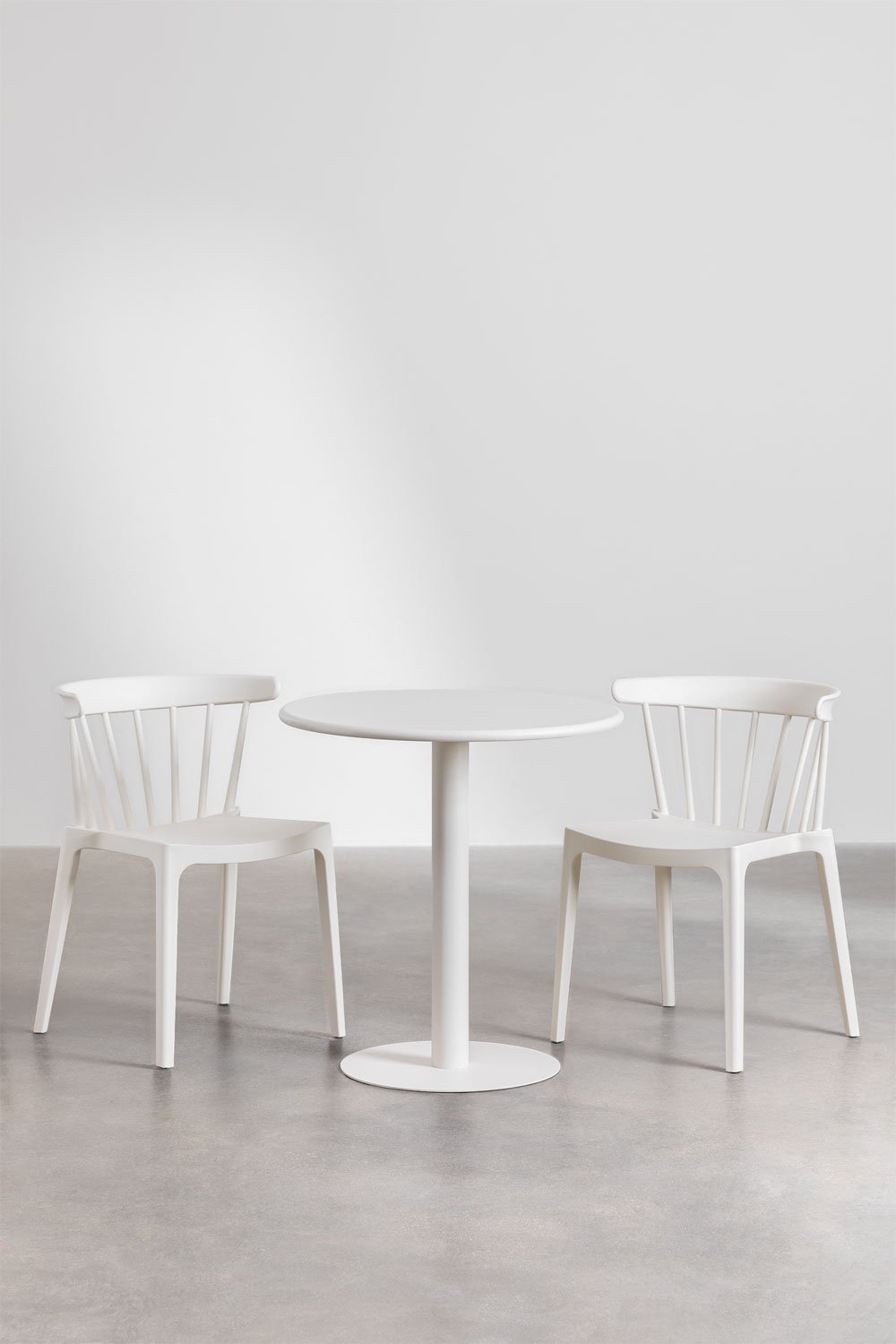 Ensemble table ronde Mizzi (Ø70 cm) et 2 chaises de jardin Aldora, image de la galerie 1