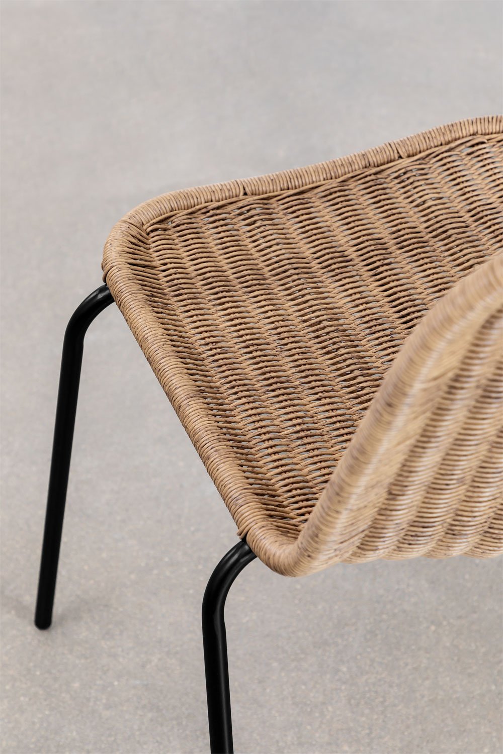 Pack de 2 chaises de salle à manger empilables en rotin synthétique Reiven, image de la galerie 5