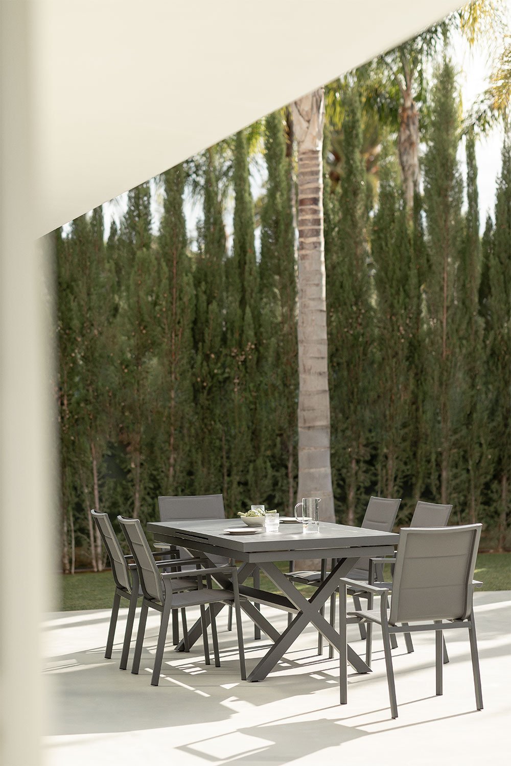 Ensemble table de jardin rectangulaire extensible (180-240x90 cm) et 6 chaises de jardin empilables en aluminium Karena, image de la galerie 1