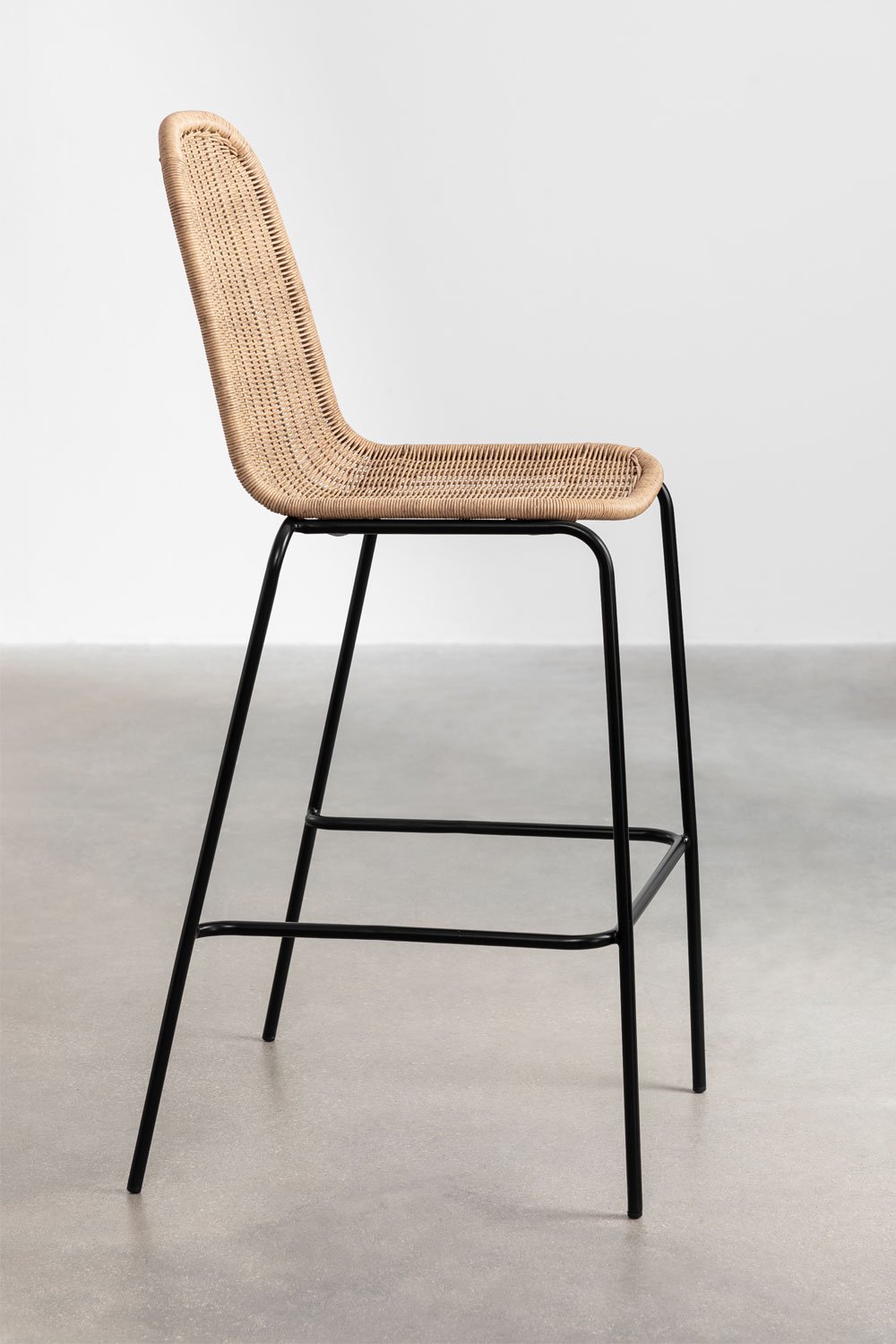 Tabouret de jardin haut empilable en osier Reiven, image de la galerie 2