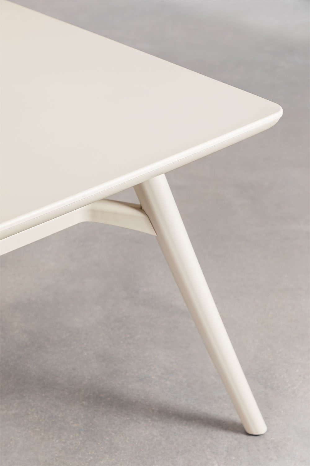 Ensemble table rectangulaire Scand (134x78 cm) et 4 chaises de jardin Maeba      , image de la galerie 3