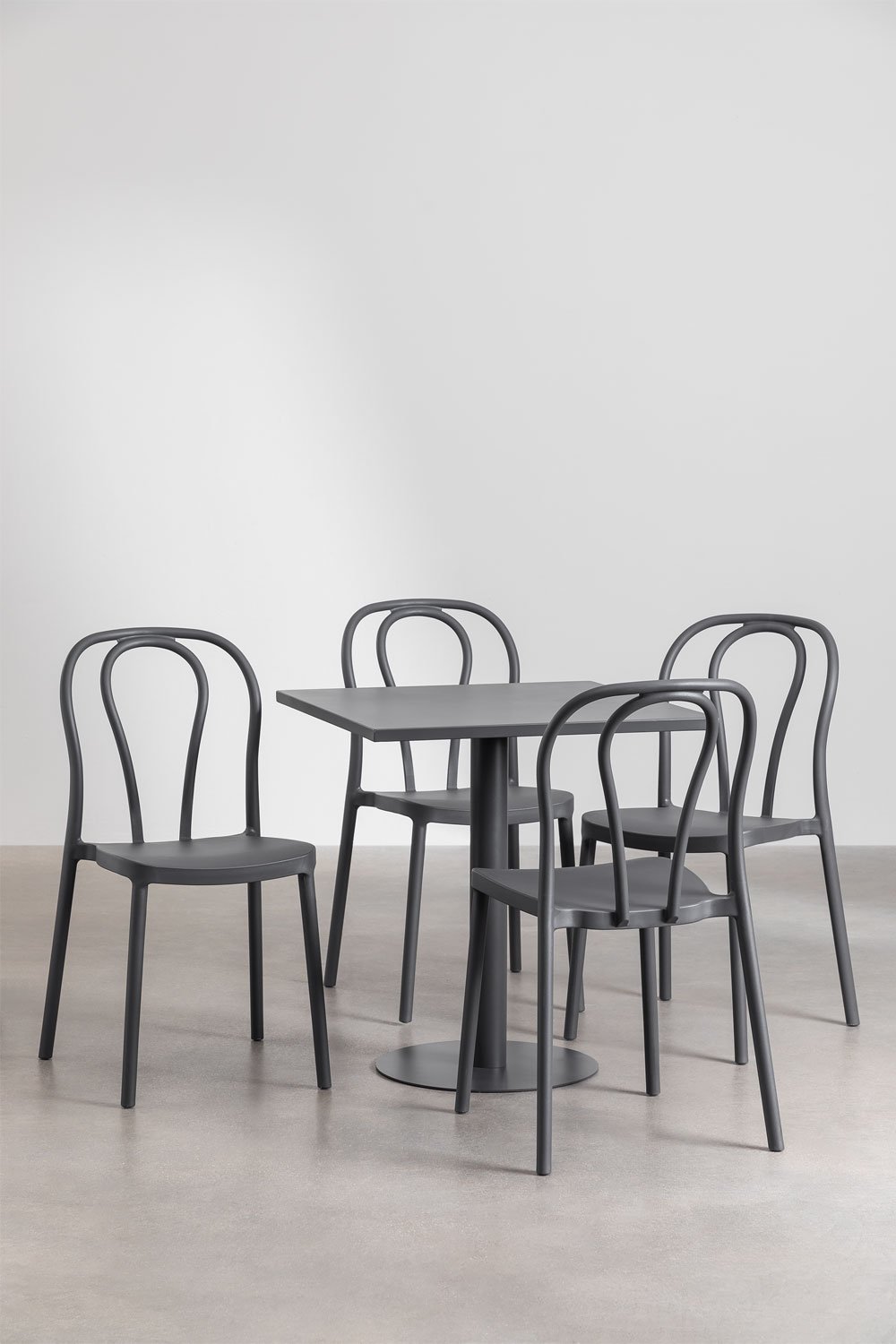 Ensemble avec une Table Carrée (70x70 cm) et 4 Chaises de Jardin Mizzi, image de la galerie 1
