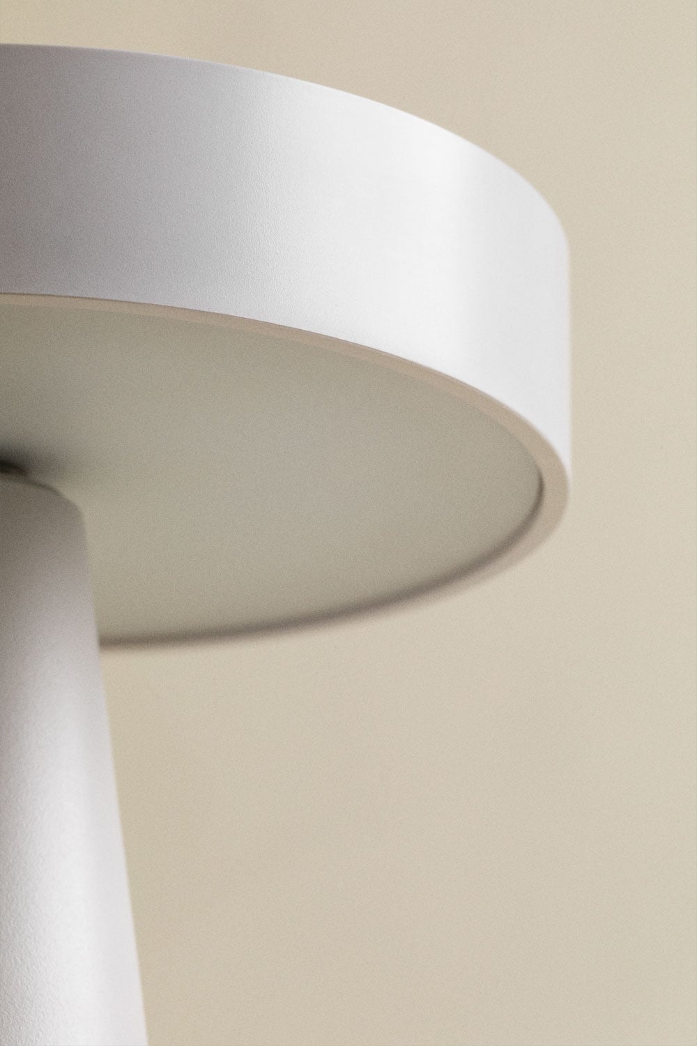 Lampe de table LED sans fil en fer Catinca, image de la galerie 6