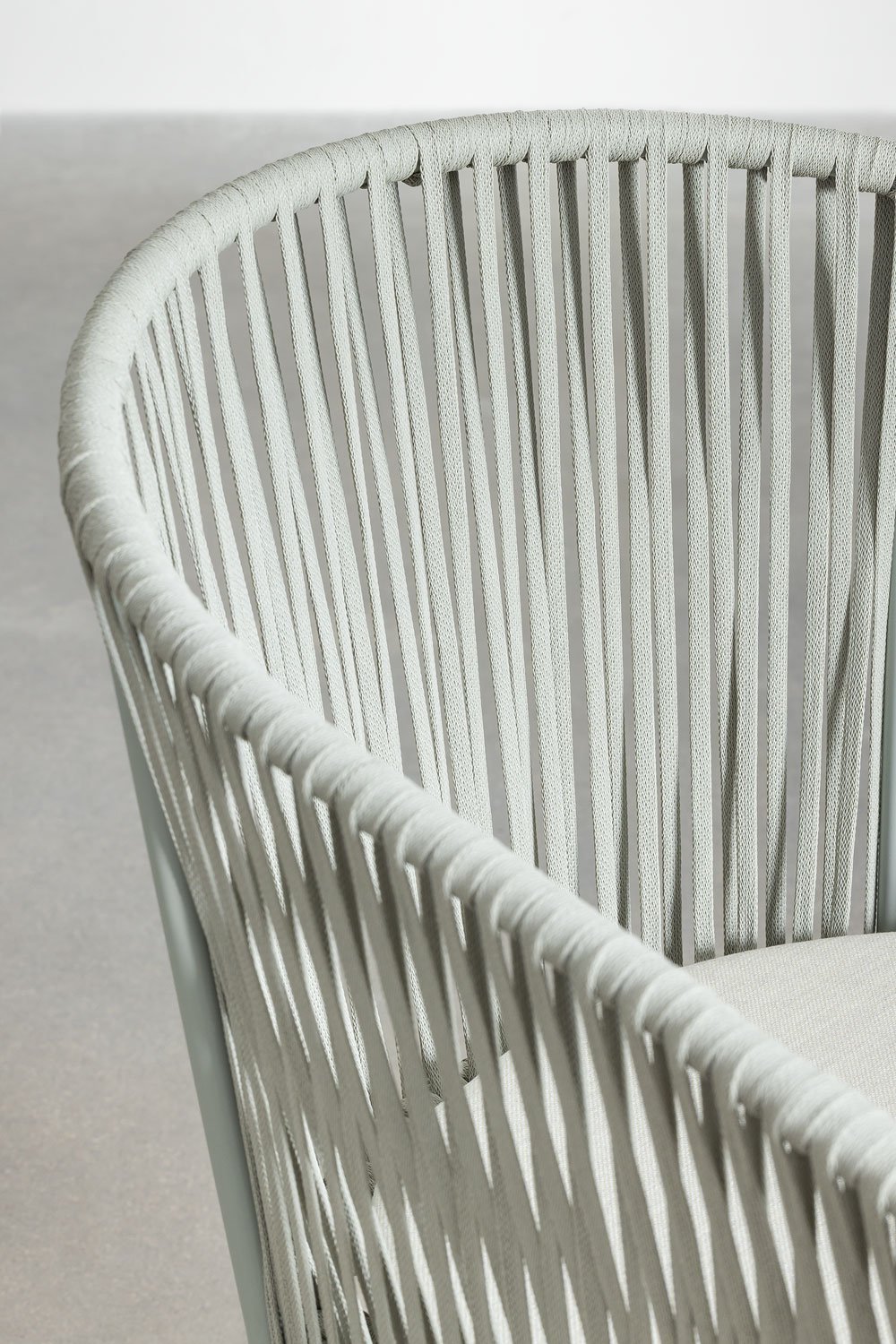 Chaise de jardin avec accoudoirs en fer et corde tressée Jocelyn, image de la galerie 4