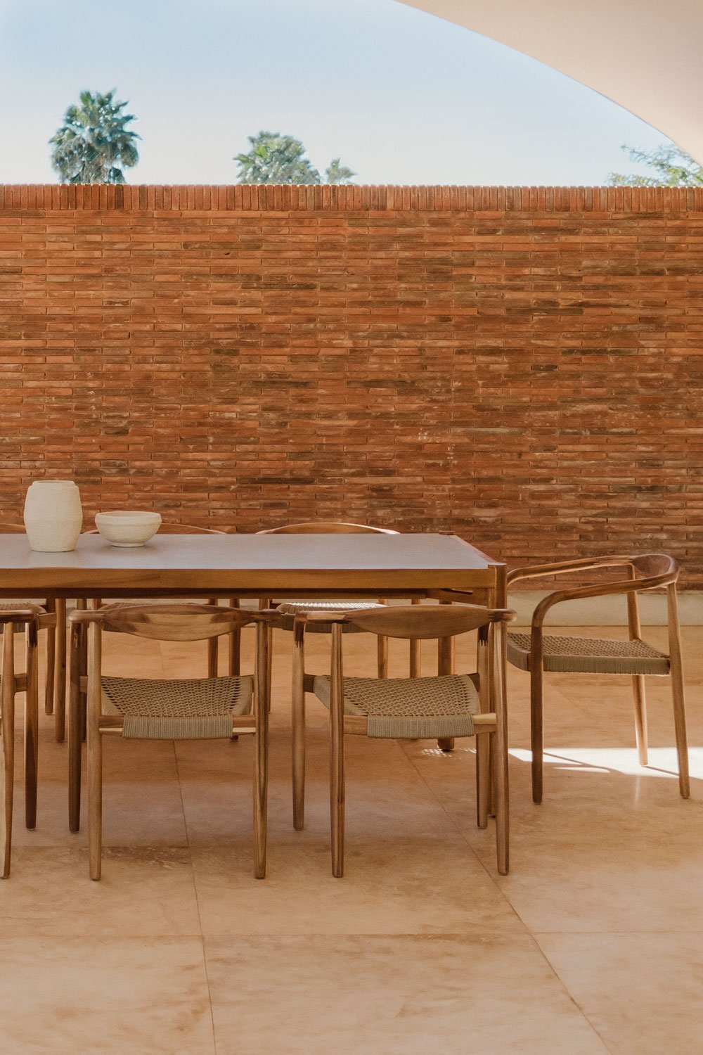 Table de jardin rectangulaire en ciment et bois d'acacia (210x100 cm) Gamila, image de la galerie 1