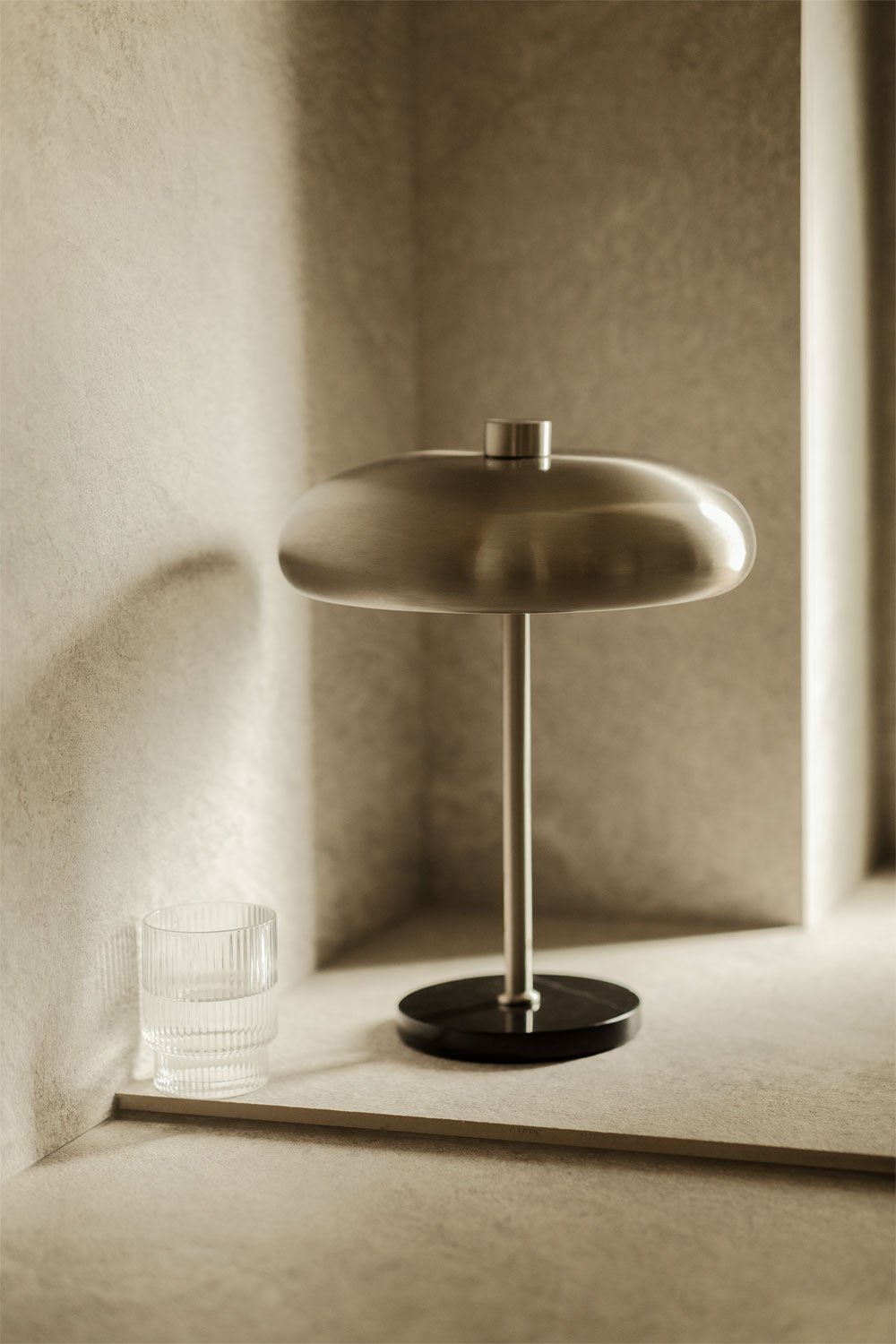 Lampe de table en métal Vangiel, image de la galerie 1